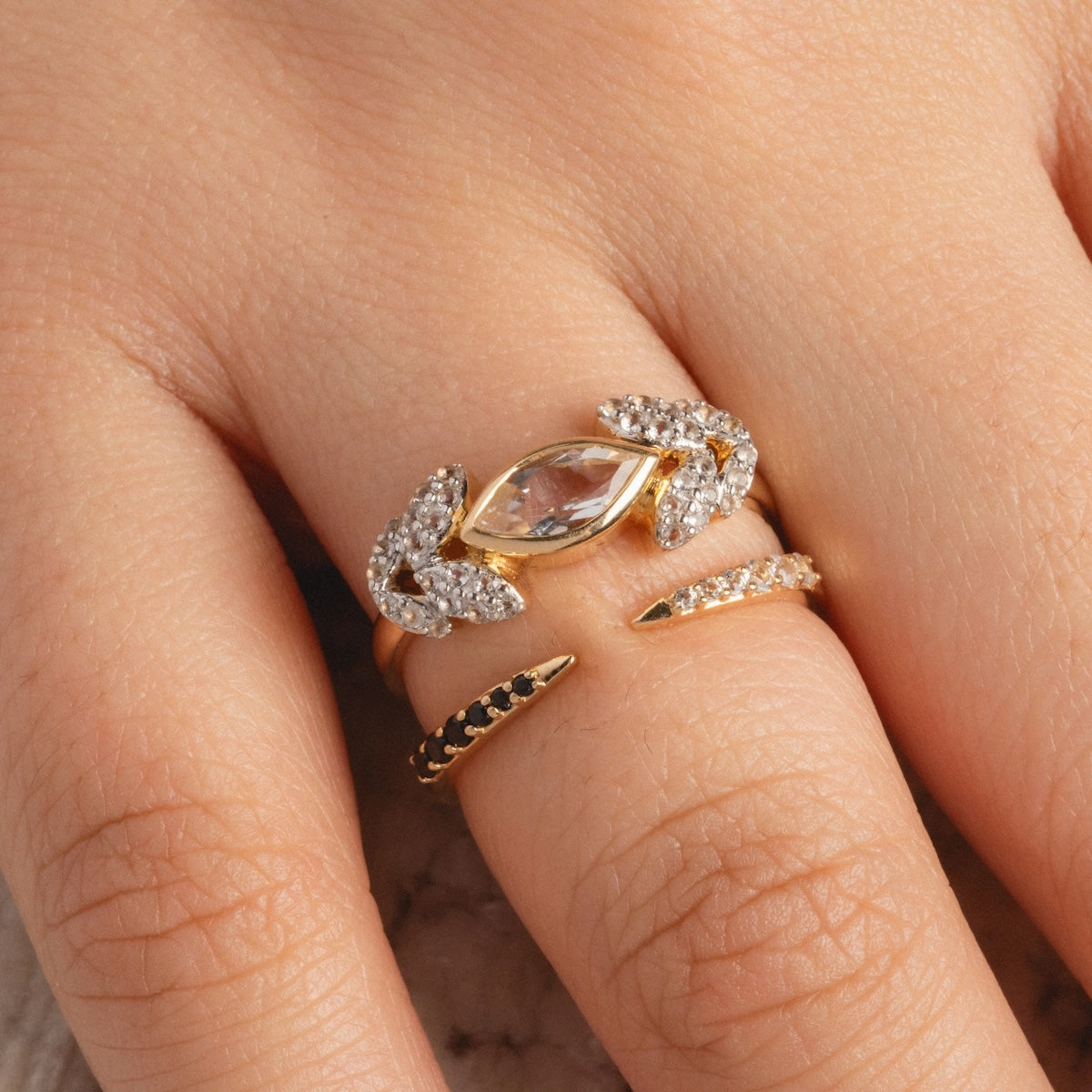 14k Black and White Open Front Nesting Band