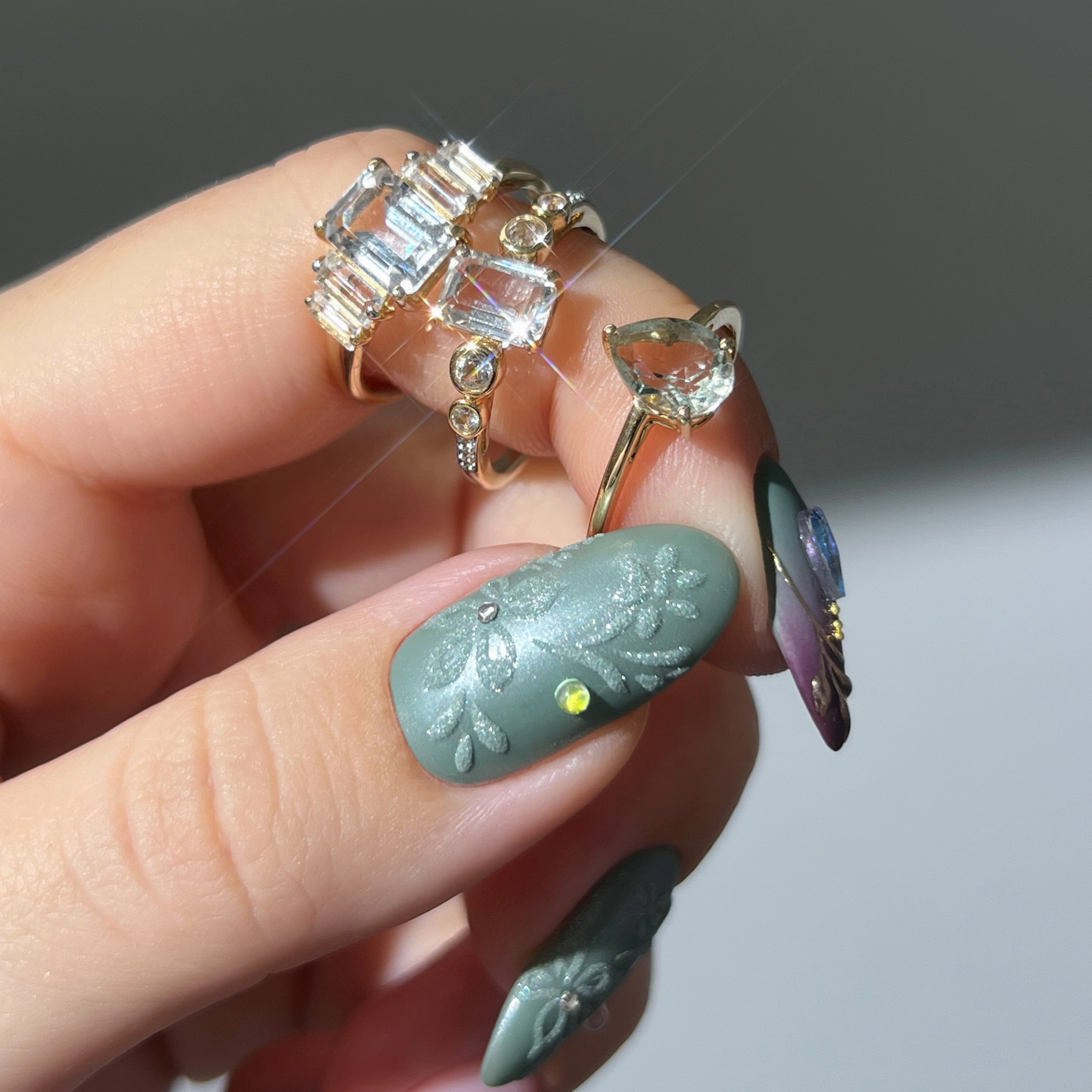 14k Graduated White Topaz Engagement Ring