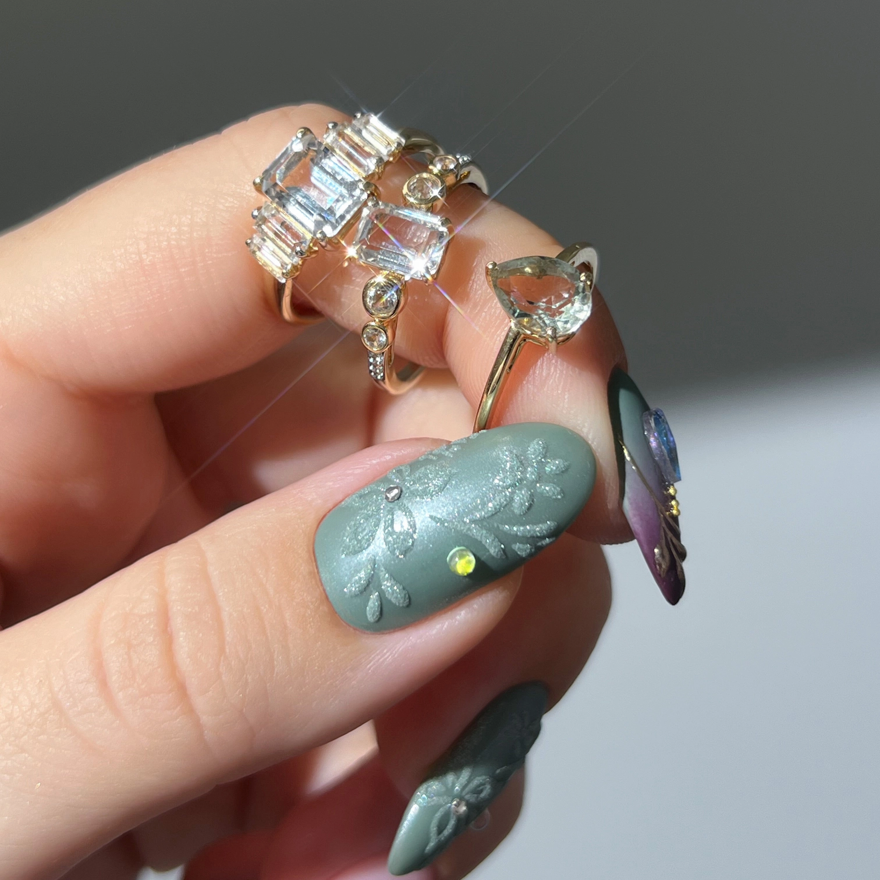 14k Graduated White Topaz Engagement Ring