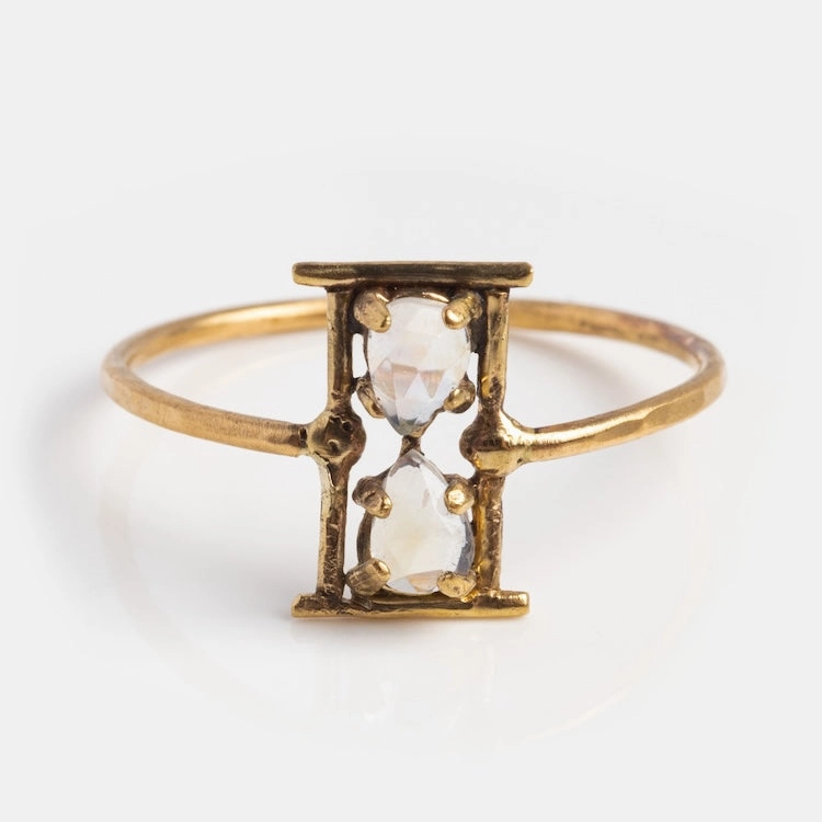 Amulet Hourglass Ring