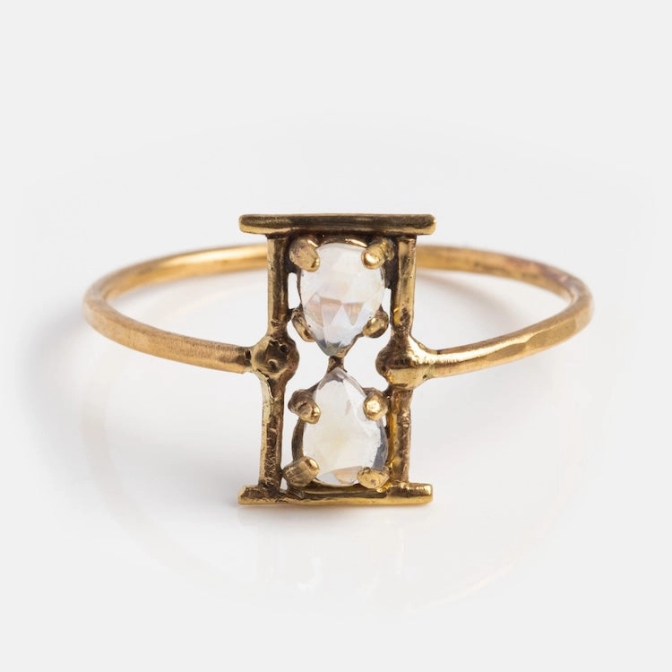 Amulet Hourglass Ring