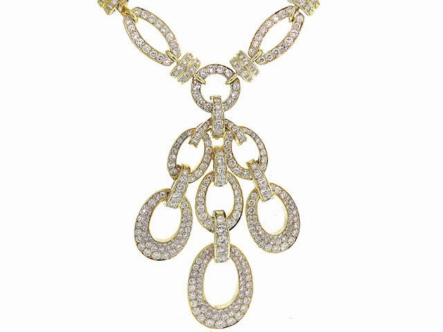 Diamond Link Necklace with Diamond Pendant in 18K