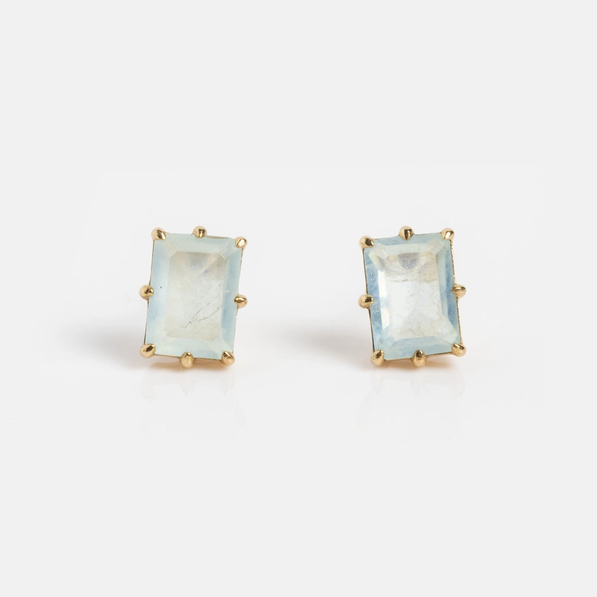 Solid Gold 2025 March Capsule Classic Aquamarine Stud Earrings