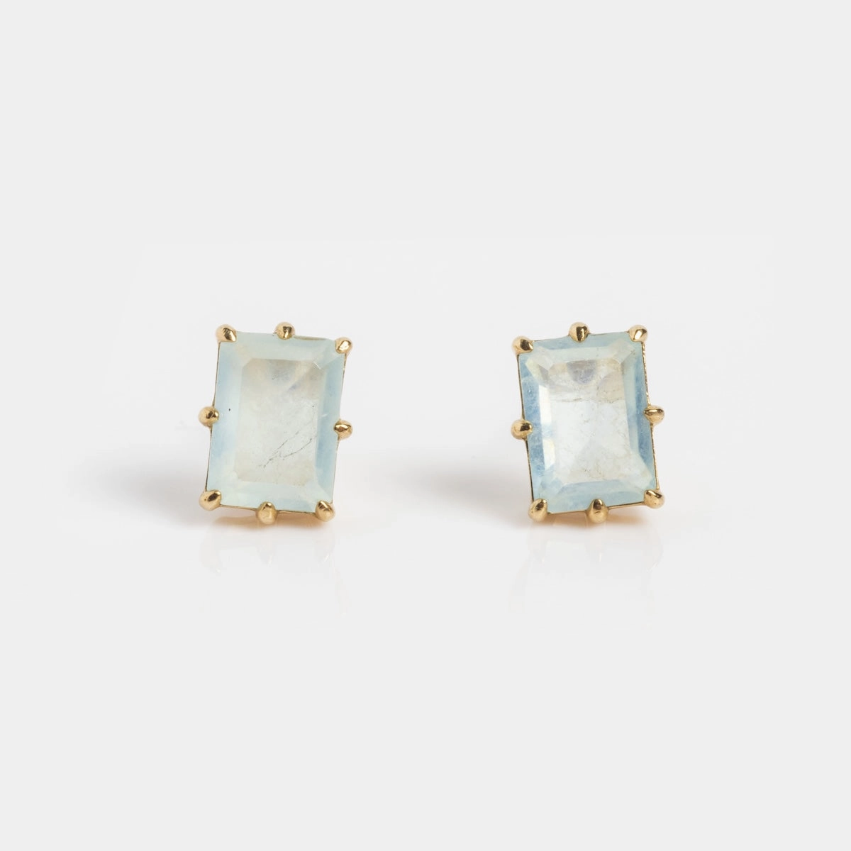 Solid Gold 2025 March Capsule Classic Aquamarine Stud Earrings
