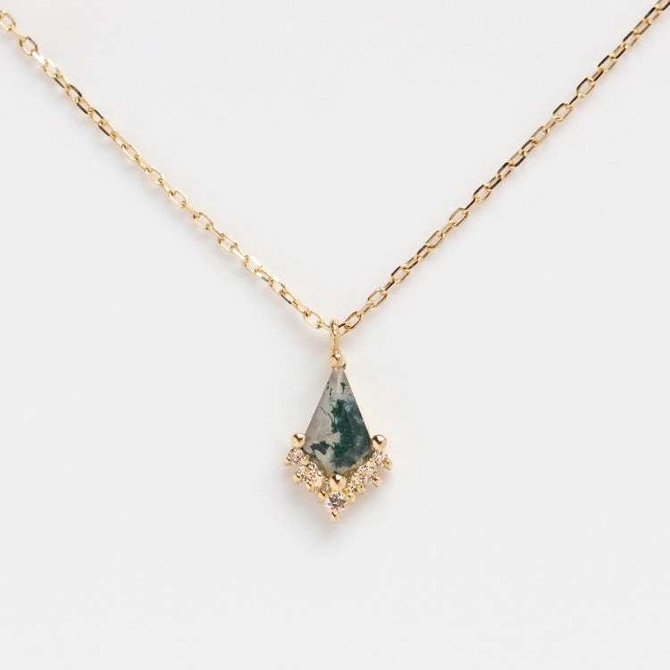 Solid Gold Aquatic Agate Elements Kite Necklace