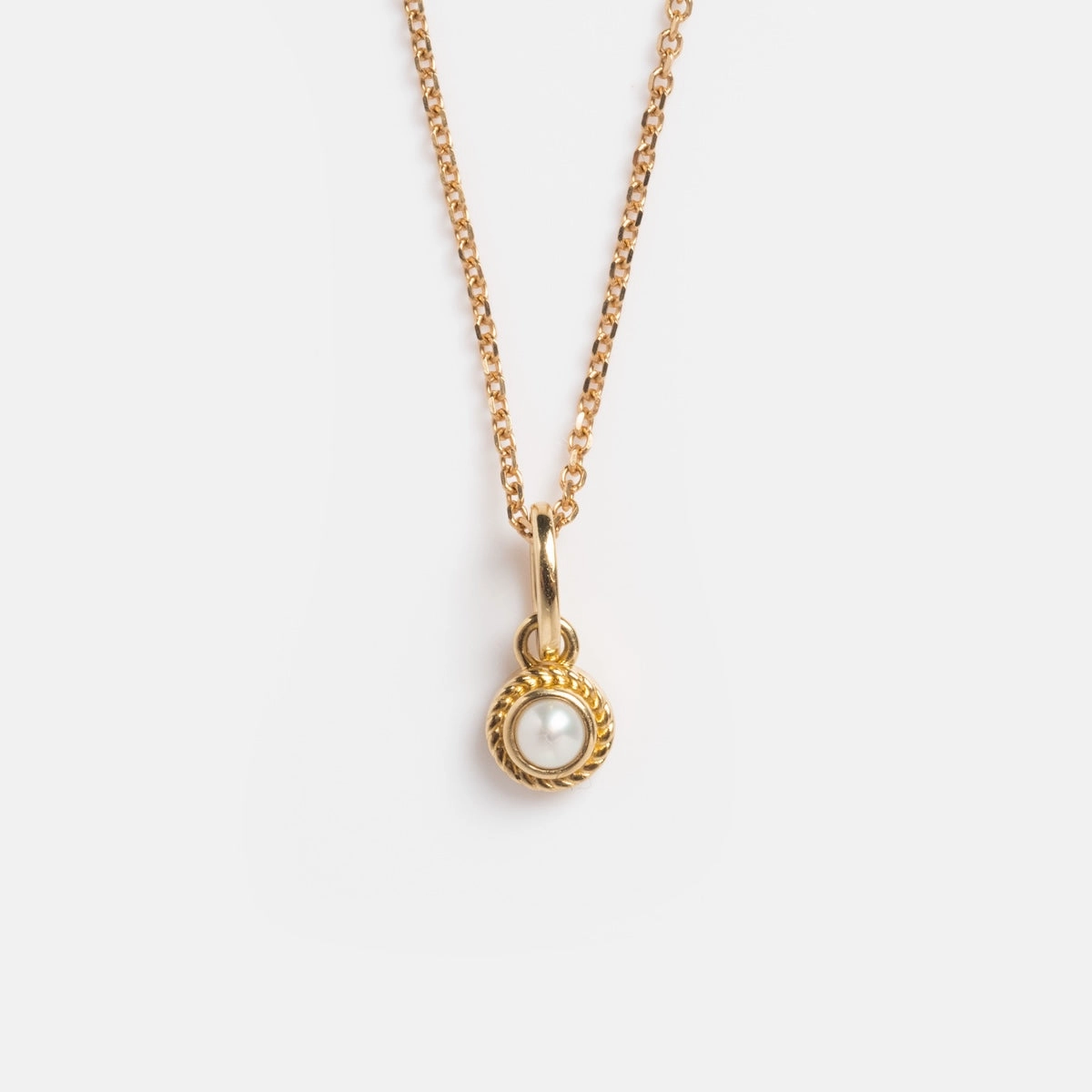 Solid Gold Soft Glow Pearl Necklace