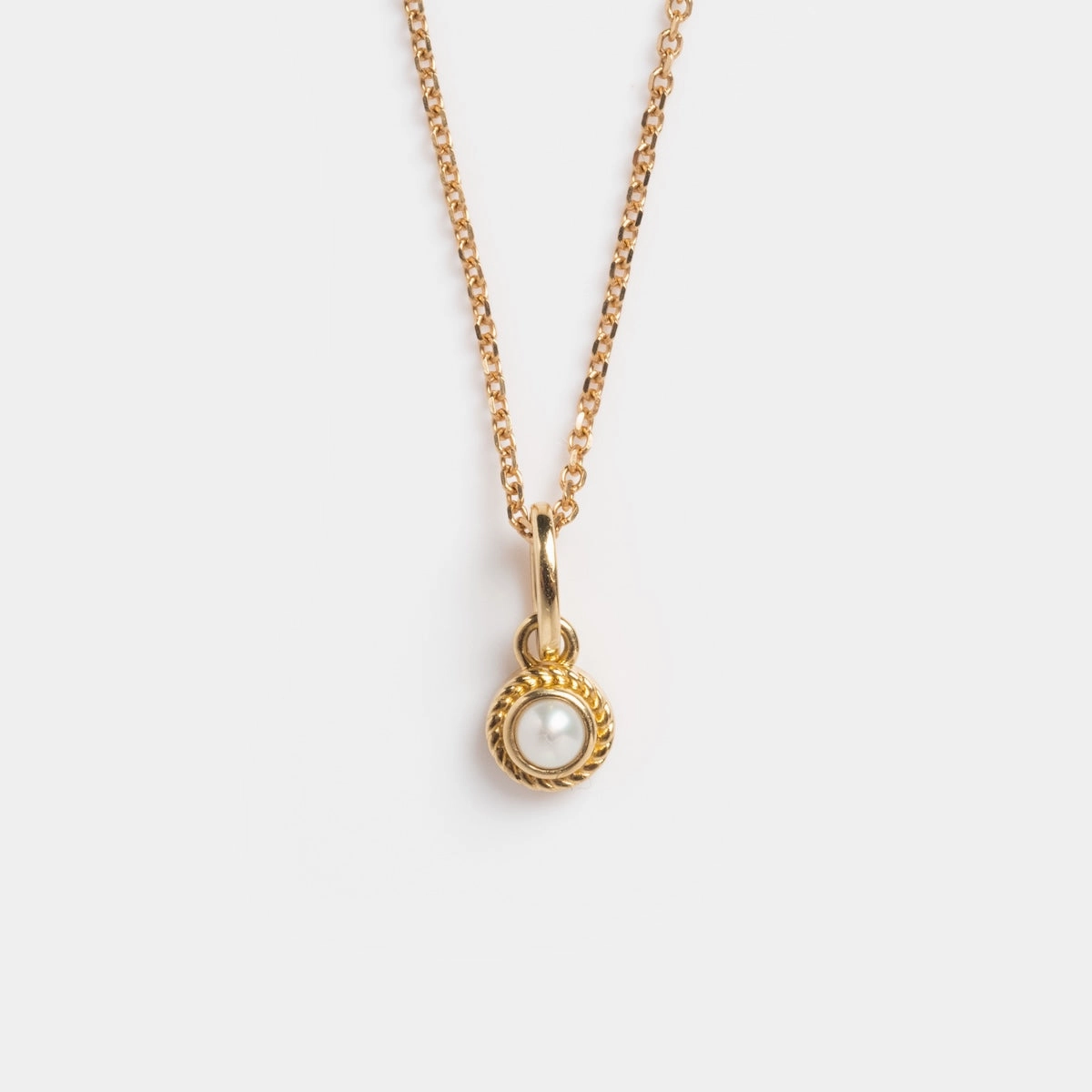 Solid Gold Soft Glow Pearl Necklace