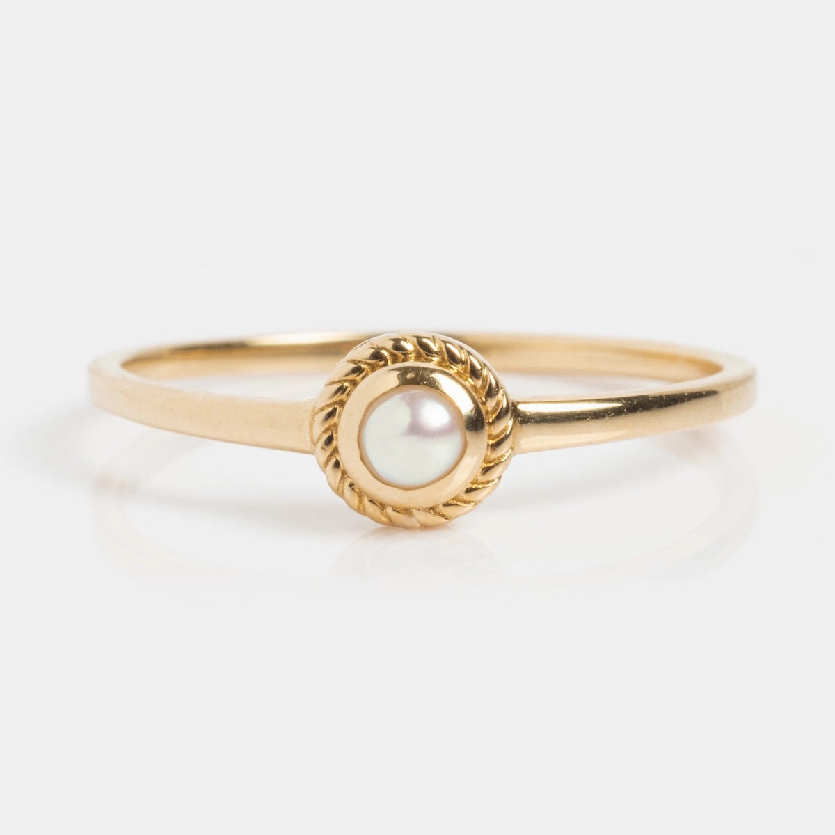 Solid Gold Soft Glow Pearl Ring