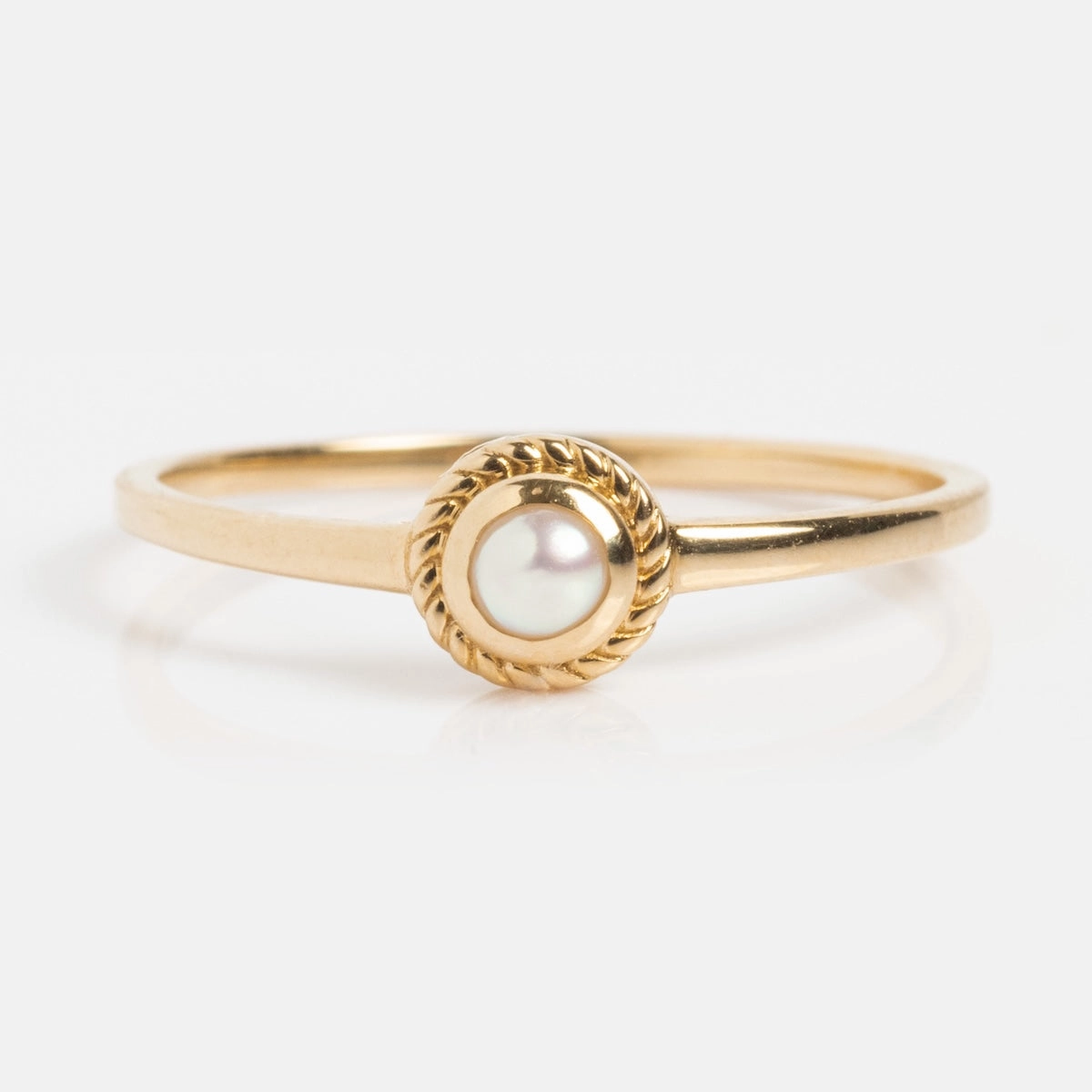Solid Gold Soft Glow Pearl Ring