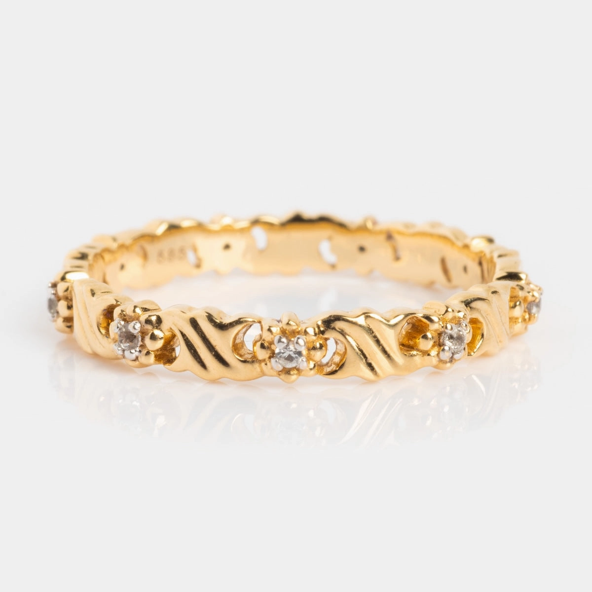 Solid Gold Vintage Inspired Sapphire Floral Band