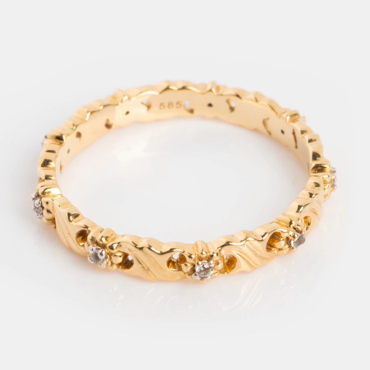 Solid Gold Vintage Inspired Sapphire Floral Band